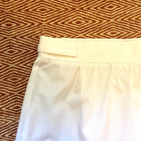 Vintage | White A-Line Wrap Skirt - Picture 10 of 11